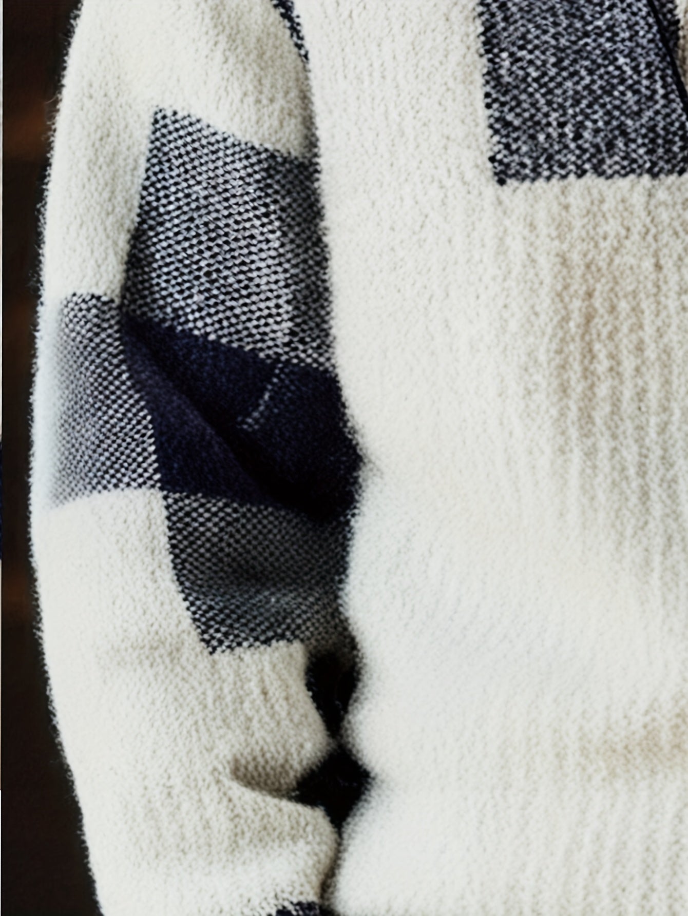 Men's Slim Fit Winter Warm Plaid Sweater - Thick Knit Round Neck Long Sleeve, Black White Gray Brown Beige Checkered Pattern, Casual to Formal Outfits, Durable Cozy Sweater for Men, Trendy Layering Piece with Color-Blocked De