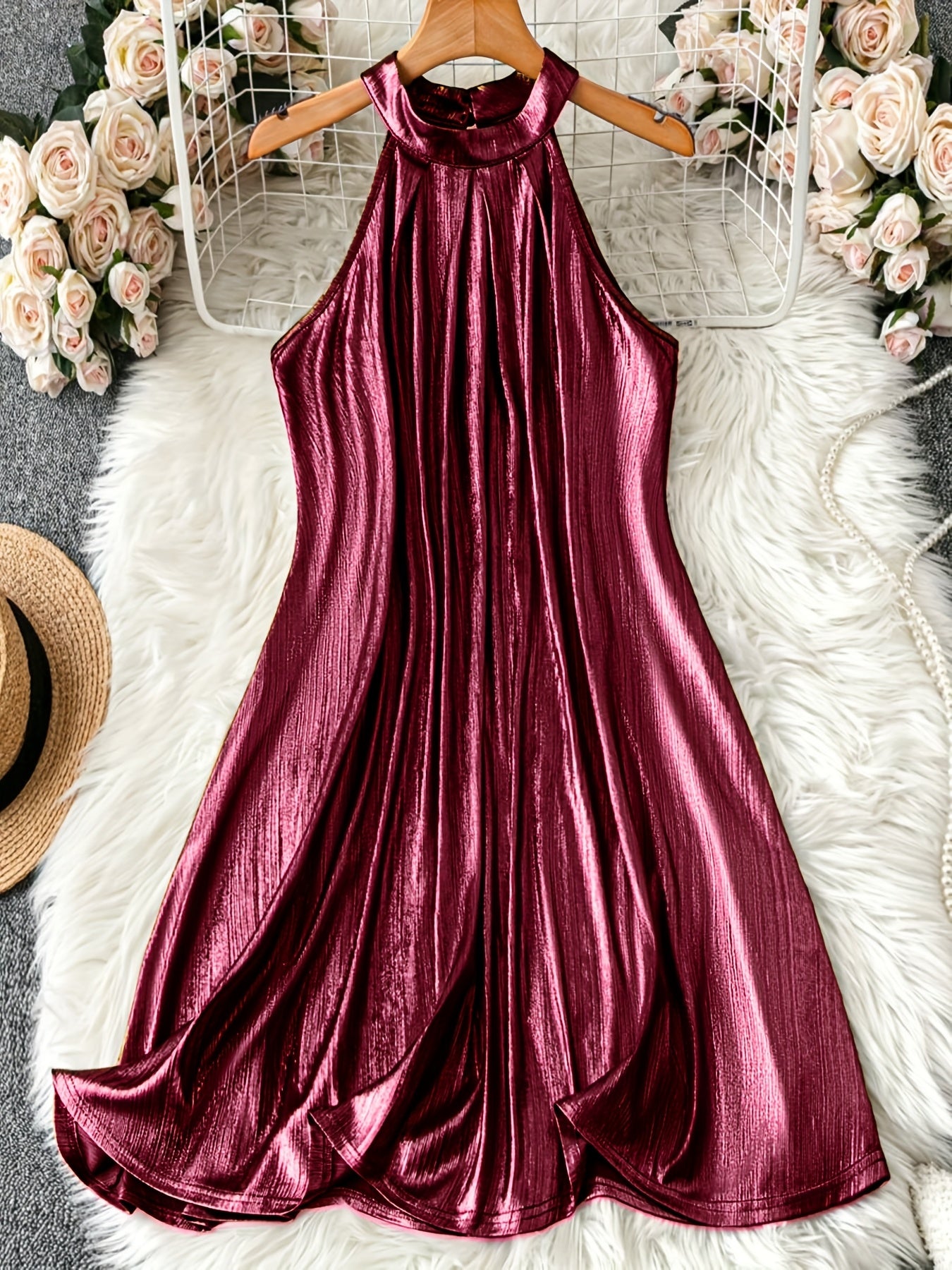 Women'S Golden Metallic Halter Neck Dress, Sleeveless Pleated A-Line Swing Dress for Cocktail Party Evening Formal Wear