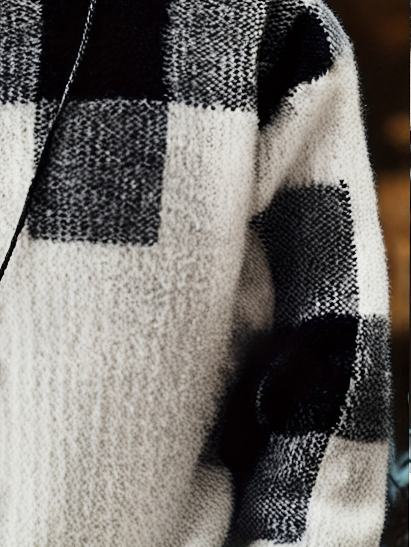 Men's Slim Fit Winter Warm Plaid Sweater - Thick Knit Round Neck Long Sleeve, Black White Gray Brown Beige Checkered Pattern, Casual to Formal Outfits, Durable Cozy Sweater for Men, Trendy Layering Piece with Color-Blocked De