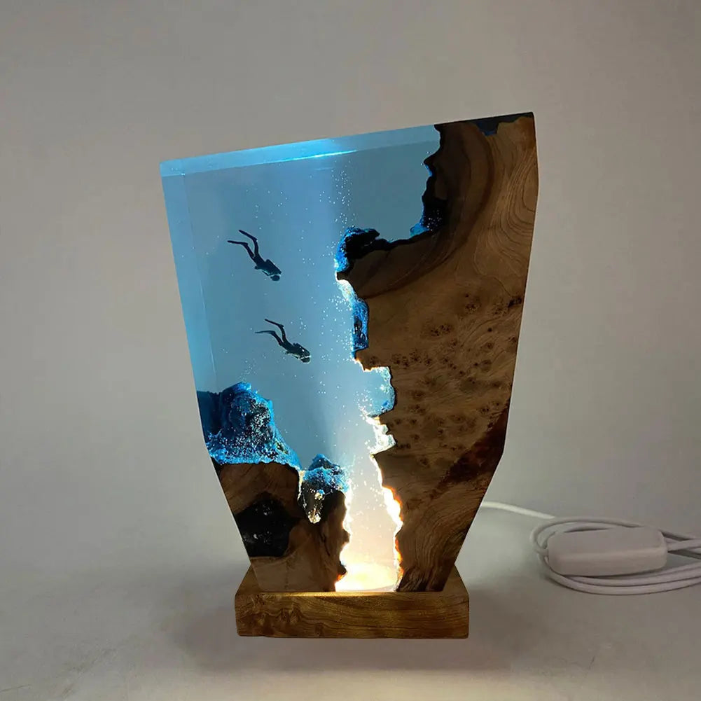 Seabed World Organism Resin Table Light USB Charging Deep Sea Diver Night Lamp for Bedroom and Office Desk Decoration