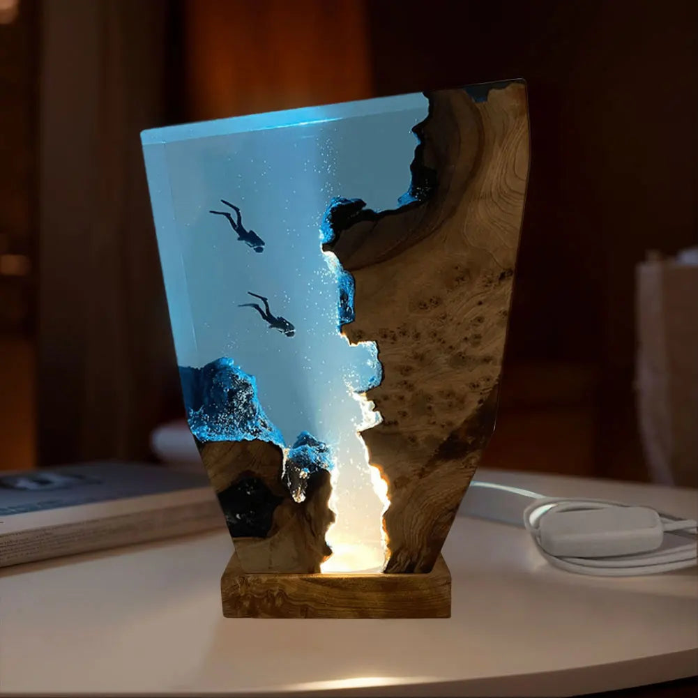 Seabed World Organism Resin Table Light USB Charging Deep Sea Diver Night Lamp for Bedroom and Office Desk Decoration